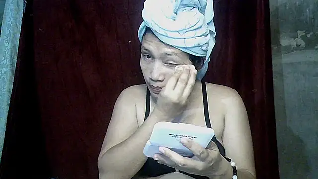 Snapshot of xwindyxxx chatting on 05/13/26, 12:24 xwindyxxx online show from 05/13/26, 12:24
