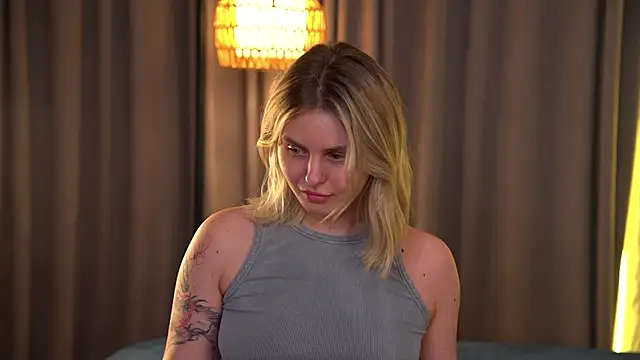 Snapshot of LilithEve_ chatting on 11/11/25, 05:46 LilithEve online show from 11/11/25, 05:46