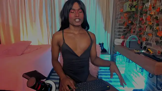 LaGoldenBitch online show from 02/10/26, 10:41