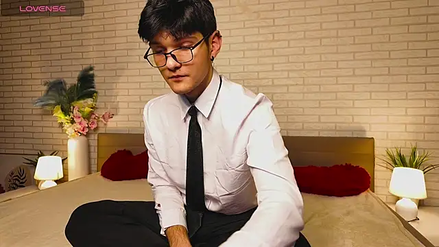 LiamRivers online show from 11/14/25, 02:05