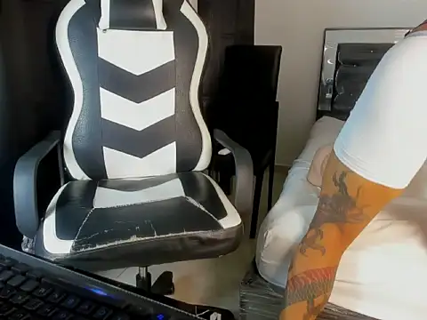 master leather online show from 02/22/26, 09:24