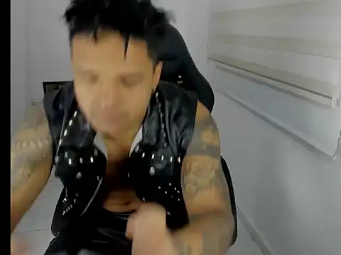 master leather online show from 04/01/26, 04:04