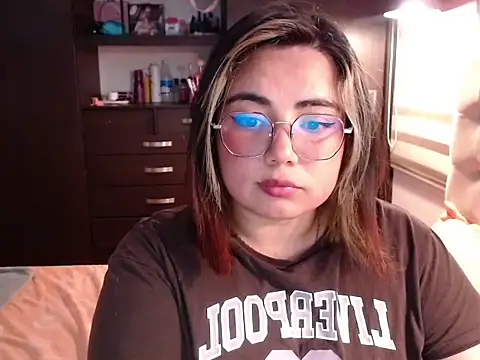 Snapshot of YiniBelle chatting on 02/10/26, 04:16 YiniBelle online show from 02/10/26, 04:16