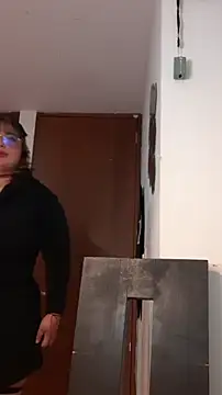 Snapshot of YiniBelle chatting on 03/16/26, 03:23 YiniBelle online show from 03/16/26, 03:23