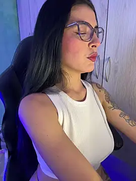 Cristal Cerati  online show from 11/27/25, 04:20