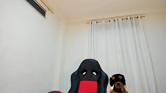 Snapshot of ana_maria___ chatting on 04/28/26, 02:27 ana maria online show from 04/28/26, 02:27