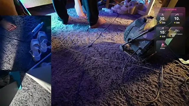 Snapshot of SUZANNEXXXXXX chatting on 02/22/26, 11:36 SUZANNEXXXXXX online show from 02/22/26, 11:36