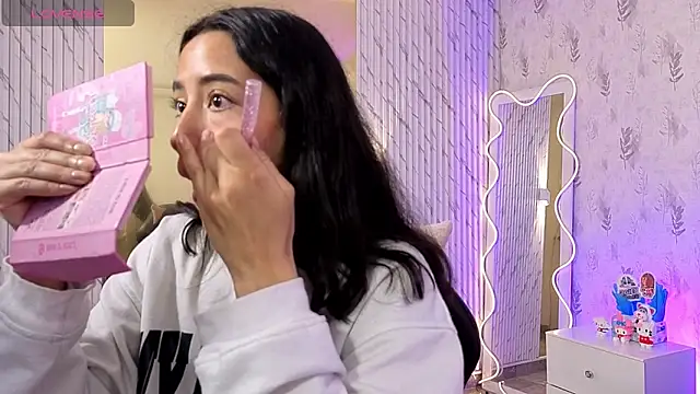 Joselyn tay online show from 04/05/26, 12:02