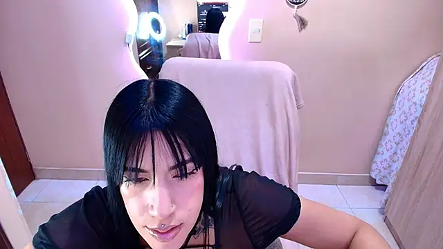 Snapshot of catte_jensen chatting on 06/30/26, 05:30 catte jensen online show from 06/30/26, 05:30