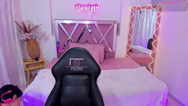 ISABELA TAY online show from 11/20/25, 11:43