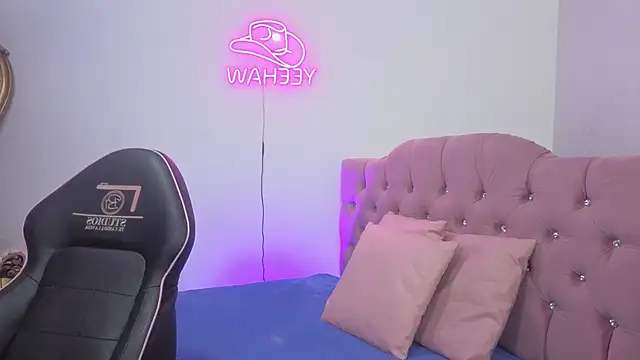 ISABELA TAY online show from 04/21/26, 11:38