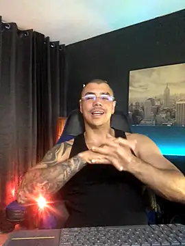 Snapshot of Zed_ferrer chatting on 12/02/25, 10:38 Zed ferrer online show from 12/02/25, 10:38