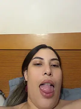 Snapshot of Anna_Bitch_Disgusting chatting on 05/01/26, 04:39 Anna Bitch Disgusting online show from 05/01/26, 04:39