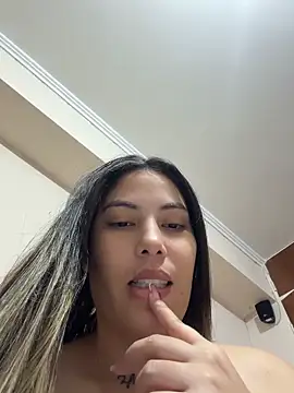 Snapshot of Anna_Bitch_Disgusting chatting on 05/23/26, 11:14 Anna Bitch Disgusting online show from 05/23/26, 11:14
