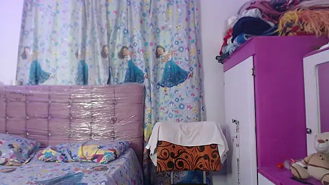 AishaOwens online show from 12/18/25, 07:31