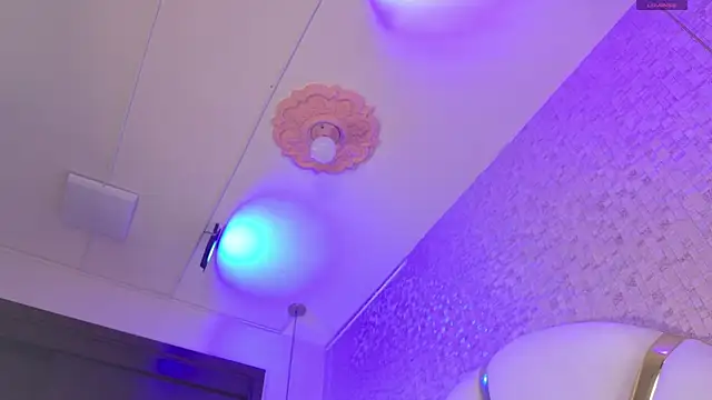 Snapshot of Caroline_palmerr chatting on 11/19/25, 03:17 Caroline palmerr online show from 11/19/25, 03:17