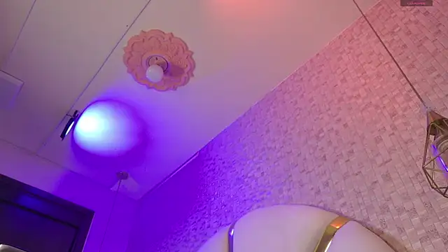 Snapshot of Caroline_palmerr chatting on 11/27/25, 03:08 Caroline palmerr online show from 11/27/25, 03:08