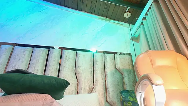 Snapshot of Caroline_palmerr chatting on 12/15/25, 03:22 Caroline palmerr online show from 12/15/25, 03:22