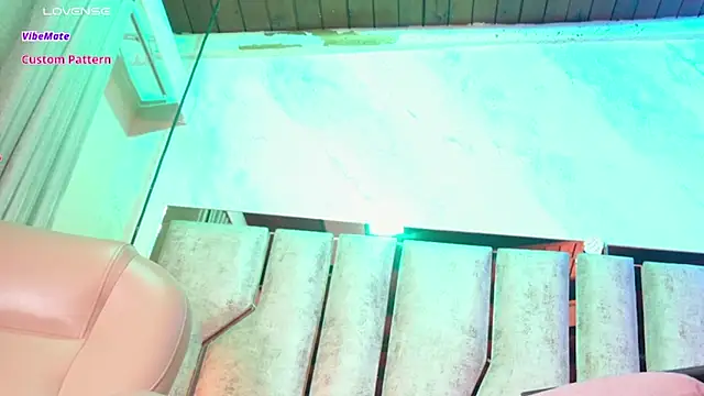 Snapshot of Caroline_palmerr chatting on 12/21/25, 03:24 Caroline palmerr online show from 12/21/25, 03:24