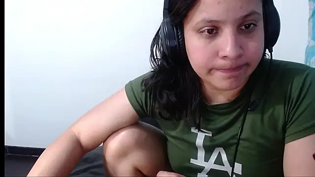 Snapshot of Little-rouse chatting on 01/14/26, 05:02 Little-rouse online show from 01/14/26, 05:02