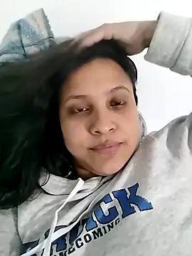 Snapshot of Little-rouse chatting on 02/24/26, 10:30 Little-rouse online show from 02/24/26, 10:30