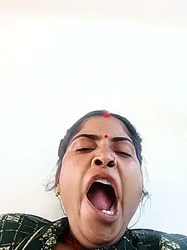 Pushpa hotty online show from 02/05/26, 04:17