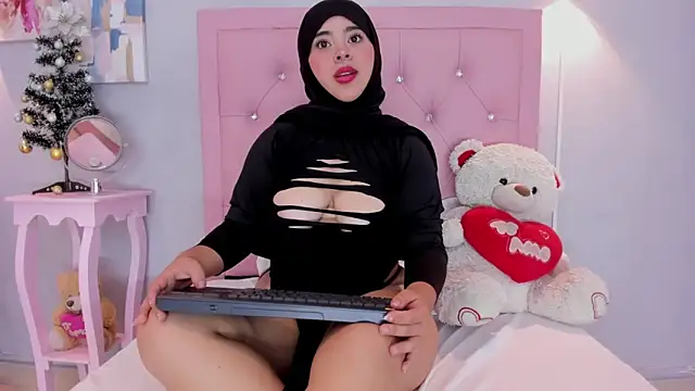 Snapshot of Adaharaa_cute chatting on 11/15/25, 03:48 Adaharaa cute online show from 11/15/25, 03:48