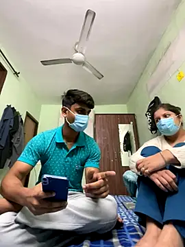 Cute hotzara online show from 11/19/25, 04:45