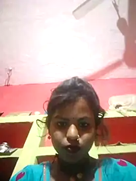 Snapshot of Kiranti_hot chatting on 11/15/25, 09:54 Kiranti hot online show from 11/15/25, 09:54