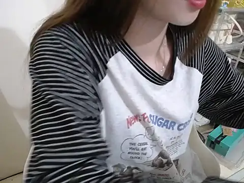 Snapshot of Jumi_sexy chatting on 03/18/26, 11:52 Jumi sexy online show from 03/18/26, 11:52