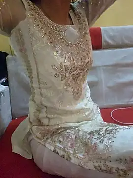 SLIMDIVAA online show from 12/03/25, 08:45