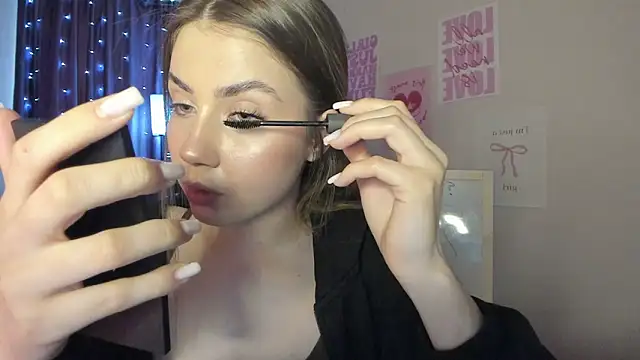 Aurora Glow21 online show from 03/20/26, 12:32