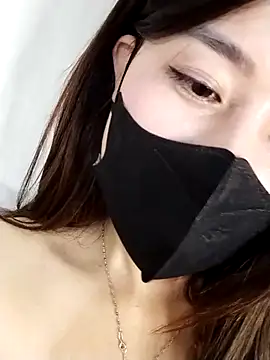 Snapshot of MiCandy-Lovee chatting on 11/15/25, 05:49 MiCandy-Lovee online show from 11/15/25, 05:49