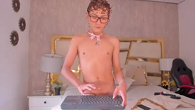 Snapshot of JacobRusso chatting on 07/18/26, 06:34 JacobRusso online show from 07/18/26, 06:34