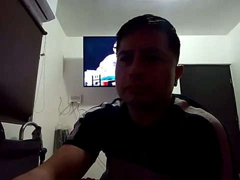 Snapshot of Al3vr chatting on 11/19/25, 11:43 Al3vr online show from 11/19/25, 11:43