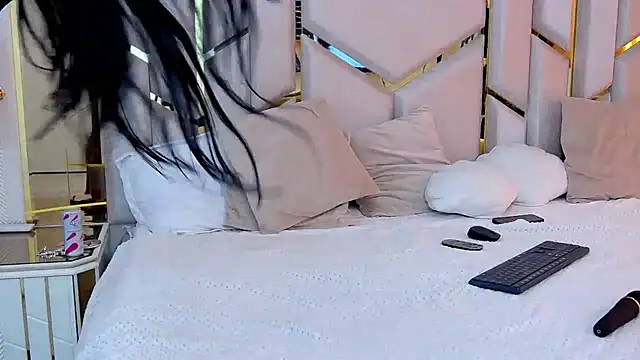 AnabelleWesst online show from 04/11/26, 05:34