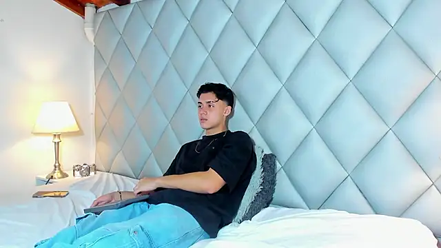 ZeusBrant online show from 03/07/26, 01:52