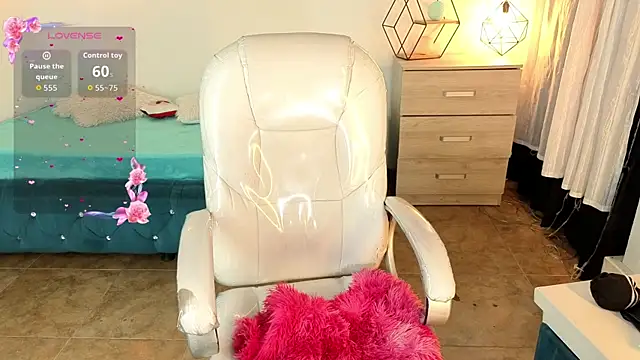 NinaSakura Eup online show from 04/21/26, 12:11