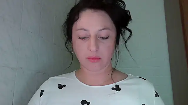 Snapshot of MelinaAx chatting on 06/14/26, 07:27 MelinaAx online show from 06/14/26, 07:27