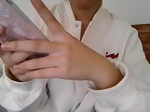 emii207 online show from 12/03/25, 02:41