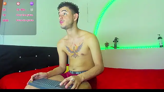 kaiborman00 online show from 12/20/25, 03:02