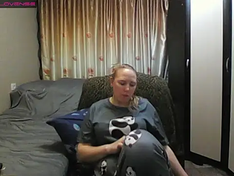 JenniDeep online show from 04/21/26, 03:28