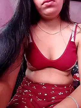 Snapshot of isha_sharma2002 chatting on 11/18/25, 03:23 isha sharma2002 online show from 11/18/25, 03:23