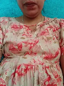 Snapshot of isha_sharma2002 chatting on 11/25/25, 10:26 isha sharma2002 online show from 11/25/25, 10:26