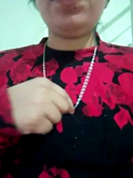 Snapshot of isha_sharma2002 chatting on 11/26/25, 03:46 isha sharma2002 online show from 11/26/25, 03:46