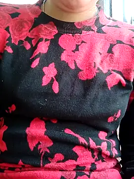 Snapshot of isha_sharma2002 chatting on 11/27/25, 04:58 isha sharma2002 online show from 11/27/25, 04:58