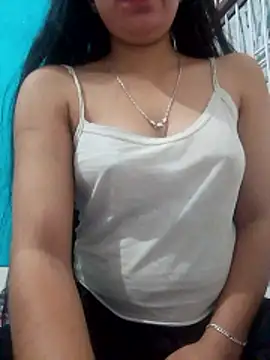 Snapshot of isha_sharma2002 chatting on 12/14/25, 02:55 isha sharma2002 online show from 12/14/25, 02:55