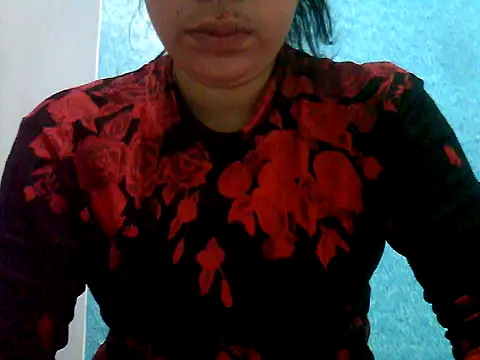 Snapshot of isha_sharma2002 chatting on 01/06/26, 01:04 isha sharma2002 online show from 01/06/26, 01:04