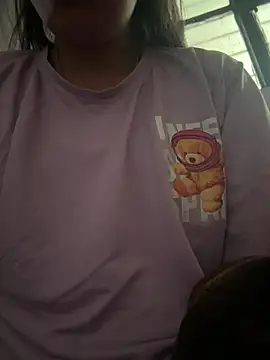 Snapshot of isha_sharma2002 chatting on 02/19/26, 03:02 isha sharma2002 online show from 02/19/26, 03:02