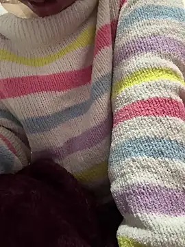 Snapshot of isha_sharma2002 chatting on 02/20/26, 06:37 isha sharma2002 online show from 02/20/26, 06:37